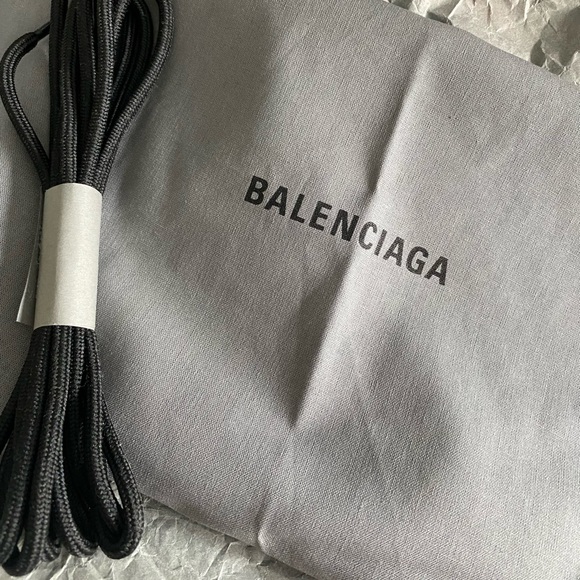 Balenciaga Track 2 Sneakers - Picture 4 of 9